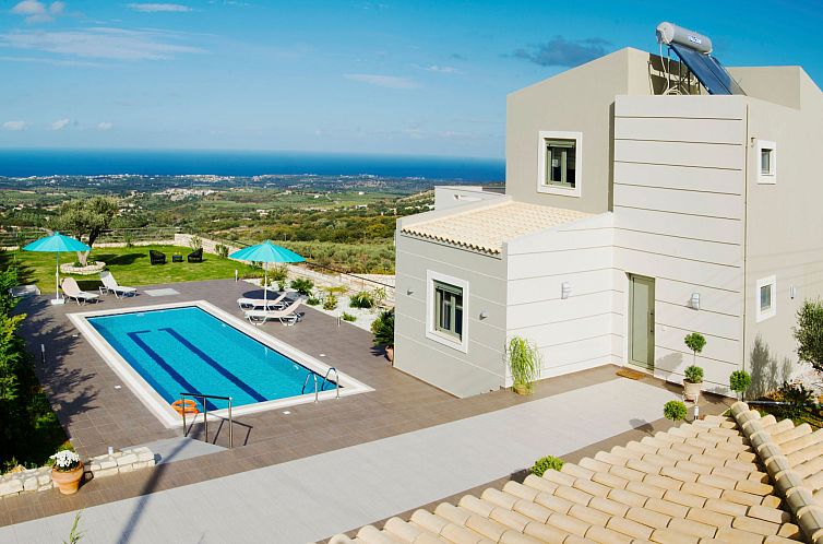 Vakantiehuis Familienvilla mit Panoramapool und Panoramablic