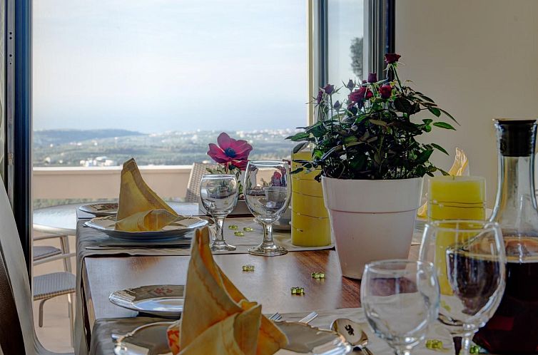 Vakantiehuis Familienvilla mit Panoramapool und Panoramablic