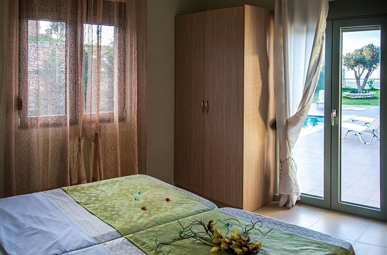 Vakantiehuis Familienvilla mit Panoramapool und Panoramablic