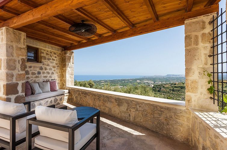 Vakantiehuis Ali Vafi's Villa - Beheizter Jacuzzi und Innenp