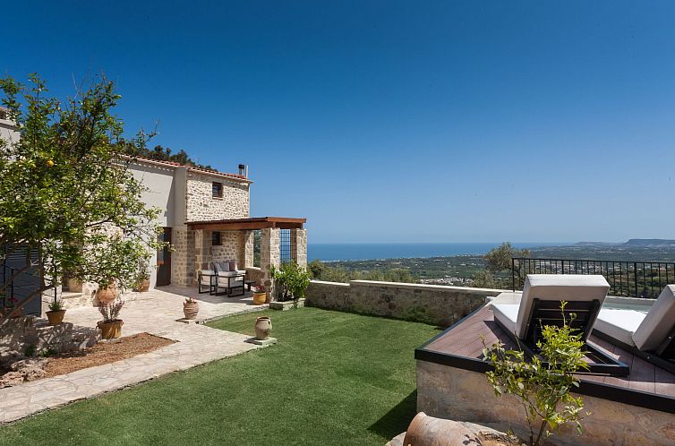 Vakantiehuis Ali Vafi's Villa - Beheizter Jacuzzi und Innenp