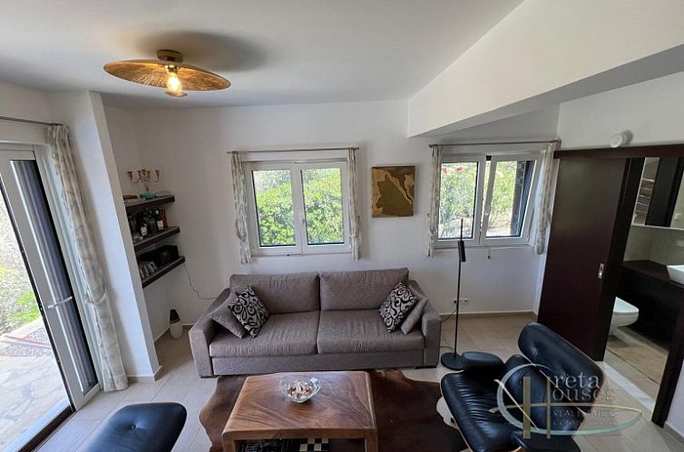 Vrijstaande woning in Listaros