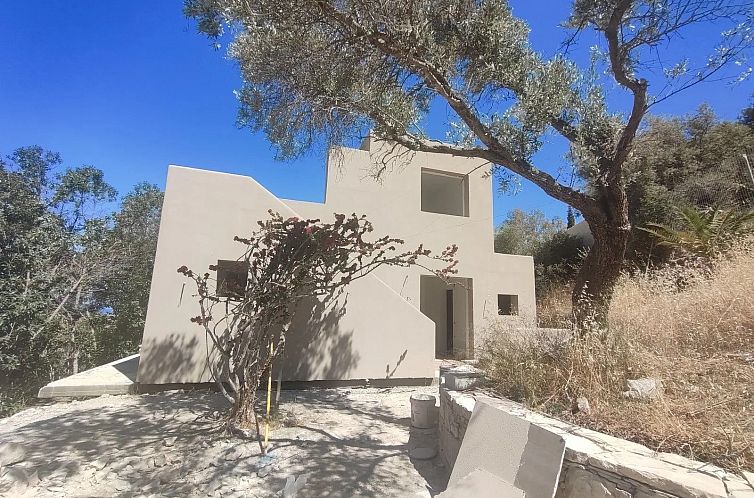 Vrijstaande woning in Listaros