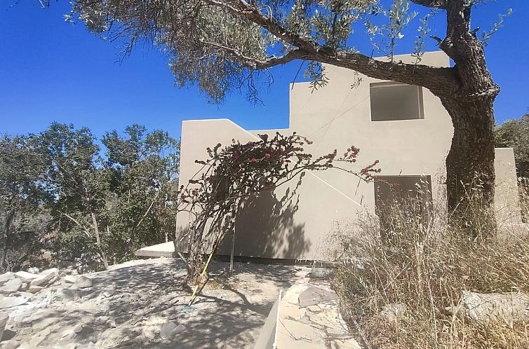 Vrijstaande woning in Listaros
