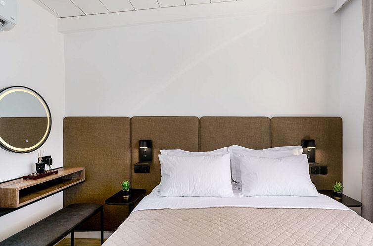 Vakantiehuis Neue Charavgi Suite mit Jacuzzi, 40m vom Strand