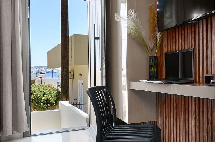 Vakantiehuis Neue Charavgi Suite mit Jacuzzi, 40m vom Strand