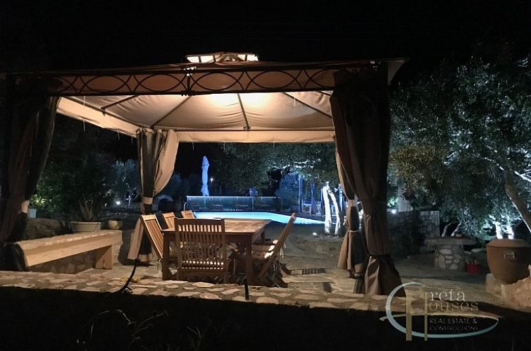 Vrijstaande woning in Agia Pelagia