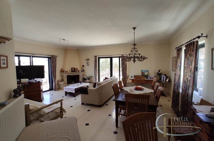 Vrijstaande woning in Agia Pelagia