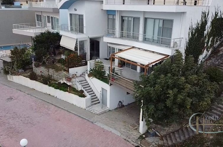 Vrijstaande woning in Agia Pelagia