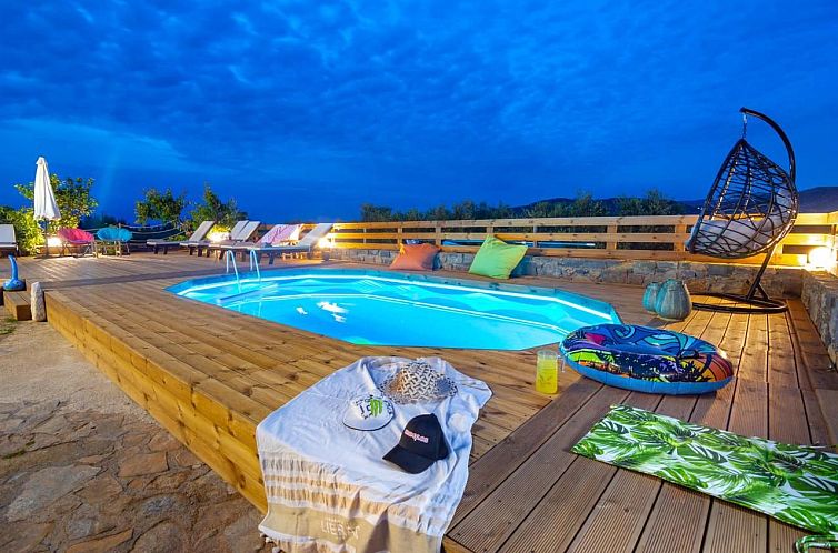 Vrijstaande woning in Sisi