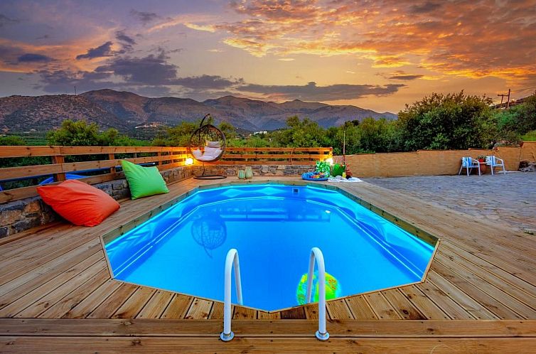 Vrijstaande woning in Sisi