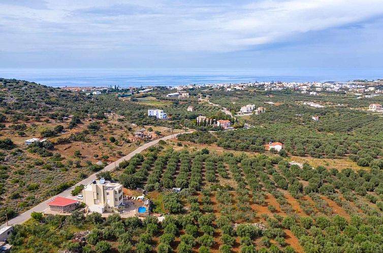 Vrijstaande woning in Sisi