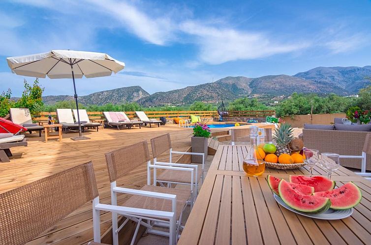 Vrijstaande woning in Sisi