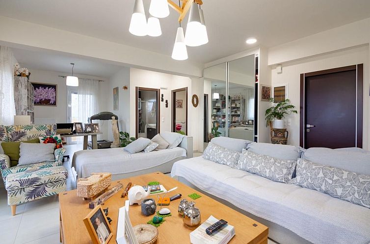 Vrijstaande woning in Sisi