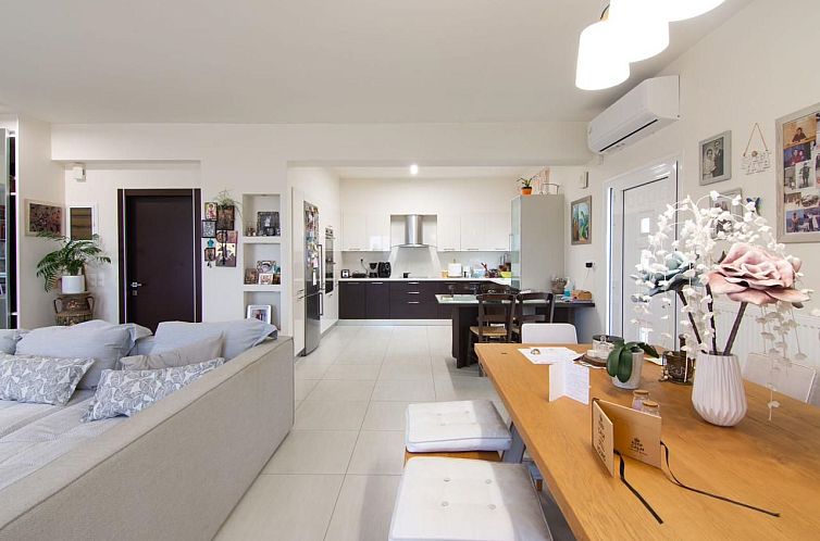 Vrijstaande woning in Sisi