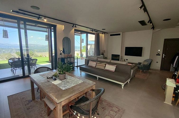 Vrijstaande woning in Heraclion Cretes, Agia Triada