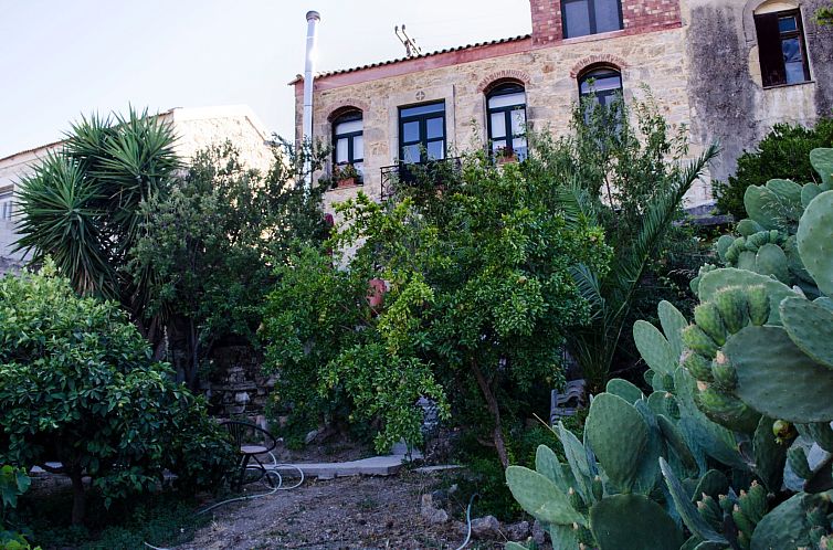 Vakantiehuis Villa Elborgini in den Außenbezirken von Herak