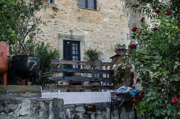 Vakantiehuis Villa Elborgini in den Außenbezirken von Herak