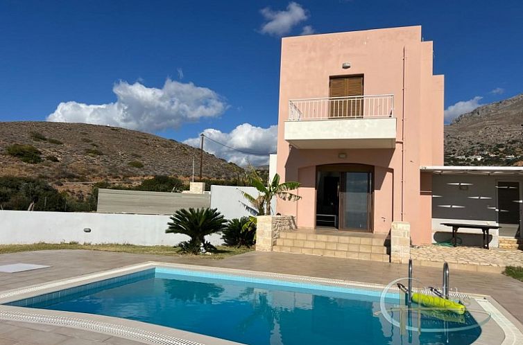 Vrijstaande woning in Triopetra