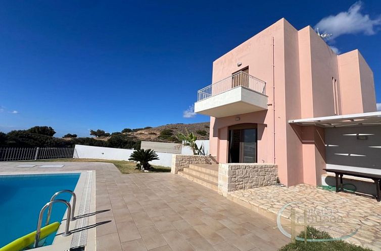 Vrijstaande woning in Triopetra