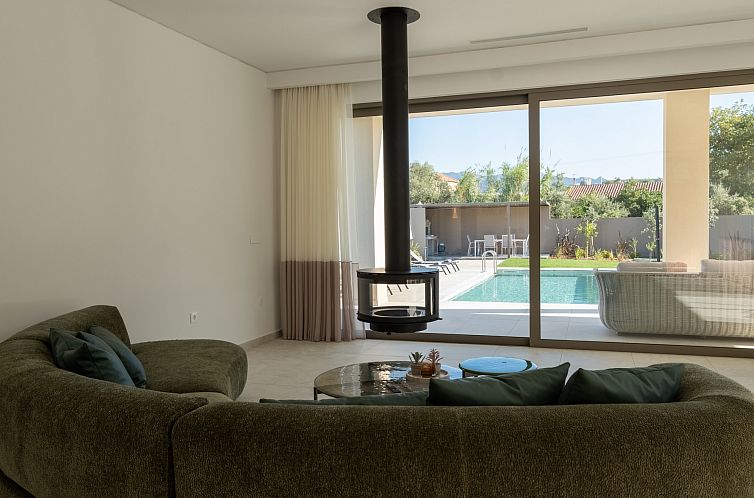 Vrijstaande woning in Vouves