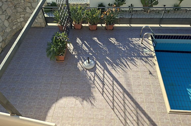 Geschakelde woning in Modi