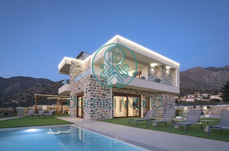 Geschakelde woning in Agia