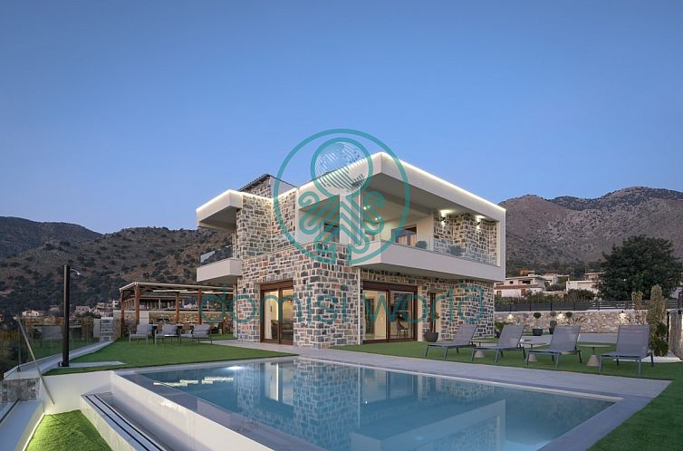 Geschakelde woning in Agia