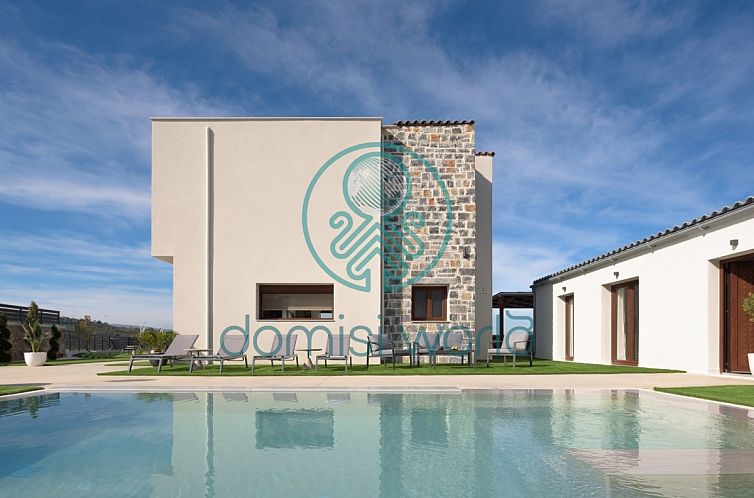 Geschakelde woning in Agia