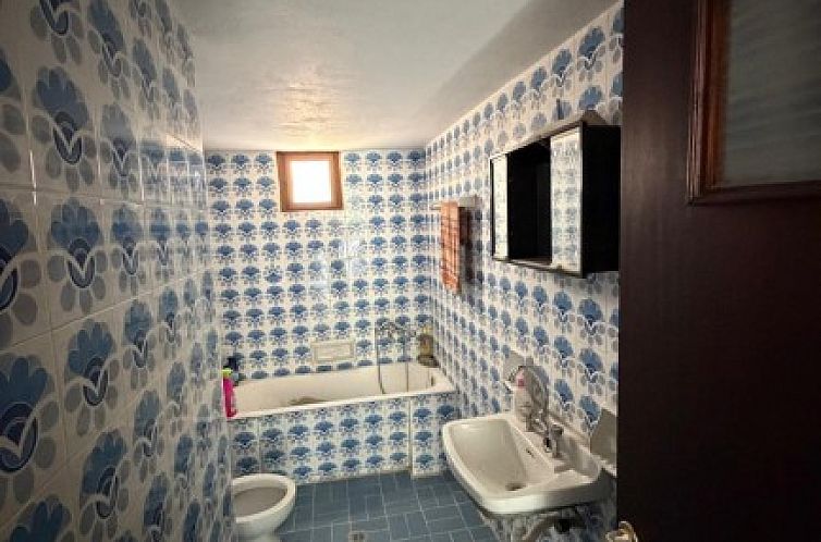Geschakelde woning in Magarikari