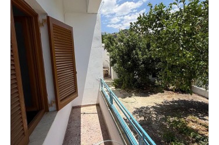 Geschakelde woning in Magarikari