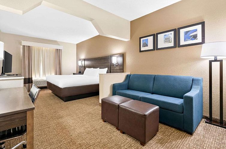 Comfort Suites near Robins Air Force Base