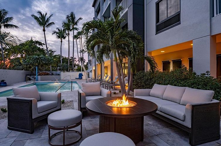 Courtyard by Marriott - Naples