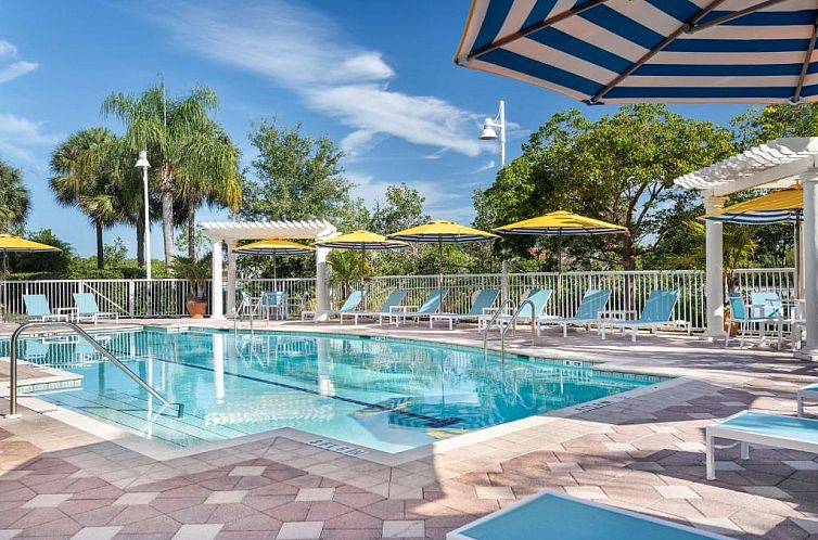DoubleTree Suites by Hilton Naples