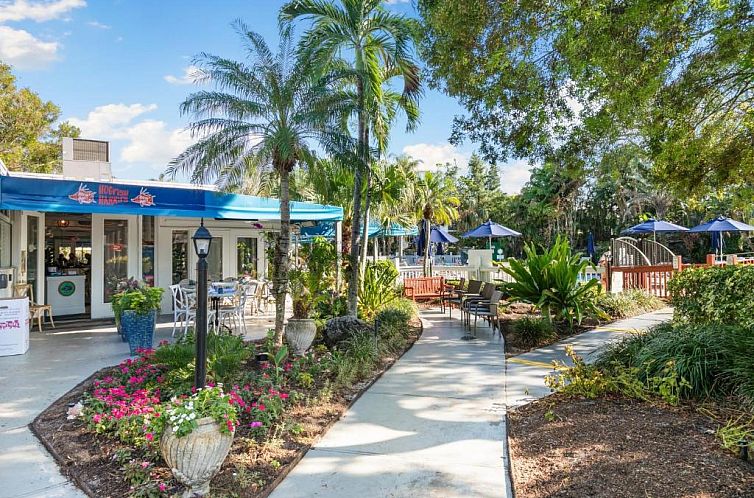 Park Shore Resort by Sunstream