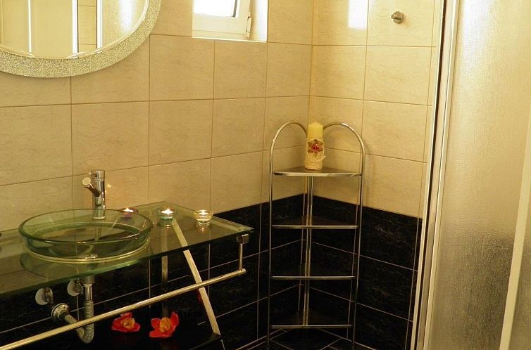 Appartement Sehr geräumiges Apartment mit eigenem Pool und 