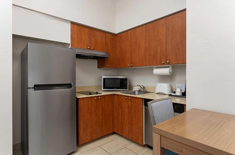 Hawthorn Suites by Wyndham Naples