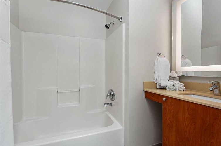 Hawthorn Suites by Wyndham Naples