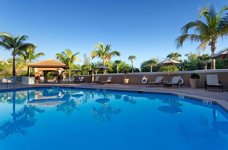 Holiday Inn Express Naples Downtown 5th Avenue, an IHG Hotel