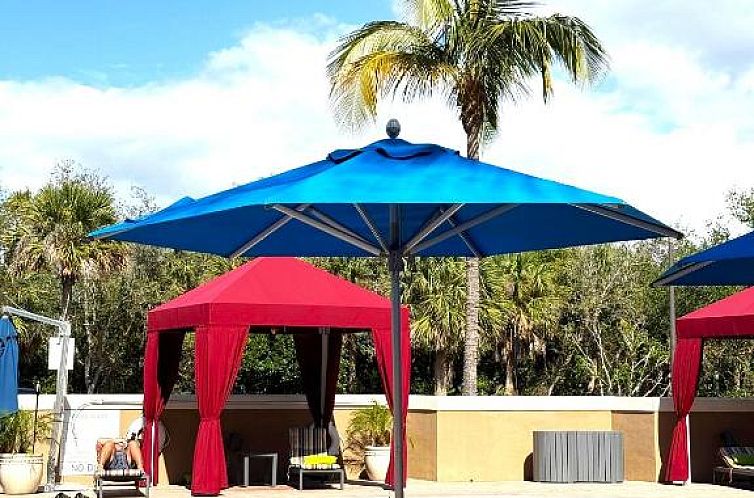 Holiday Inn Express Naples Downtown 5th Avenue, an IHG Hotel