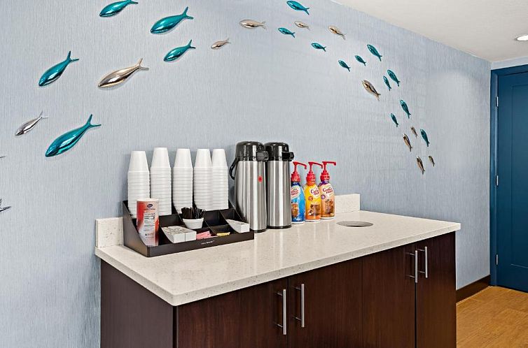 Red Roof Inn PLUS+ & Suites Naples Downtown-5th Ave S