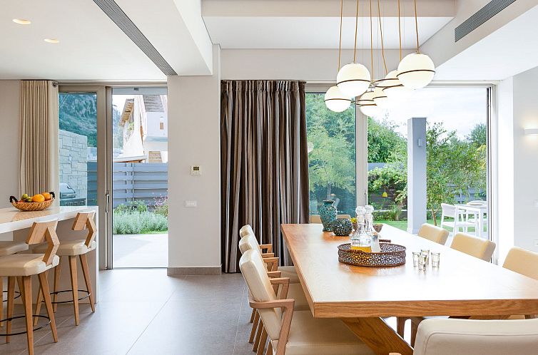 Vakantiehuis Villa mit beheiztem Pool in der Nähe von Stran
