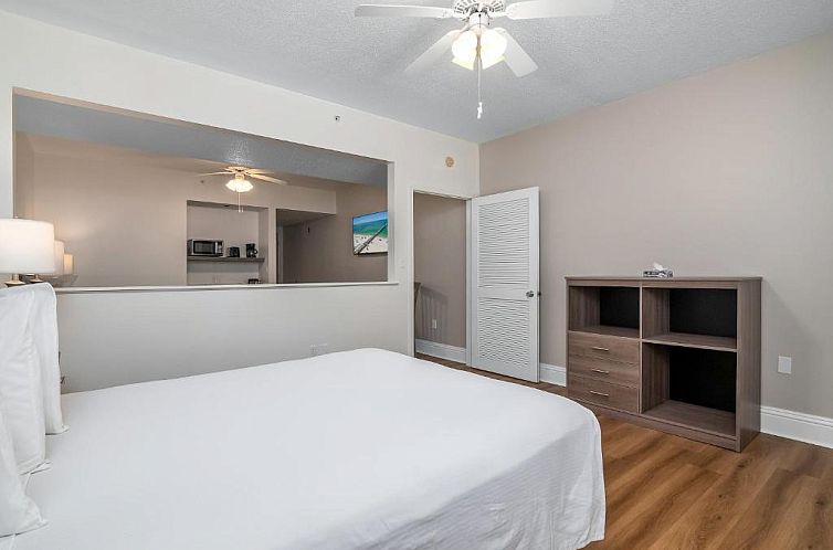 Naples Park Central Hotel