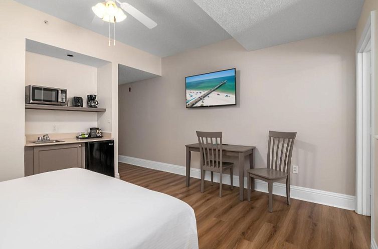 Naples Park Central Hotel