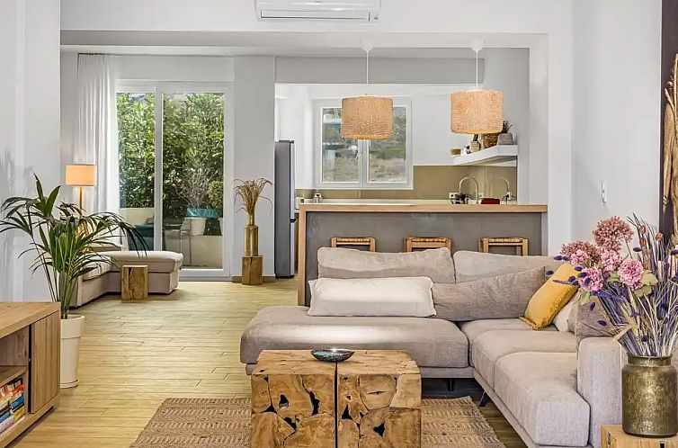 Beach house Milatos