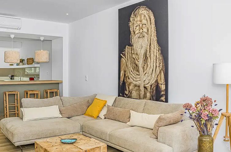 Beach house Milatos