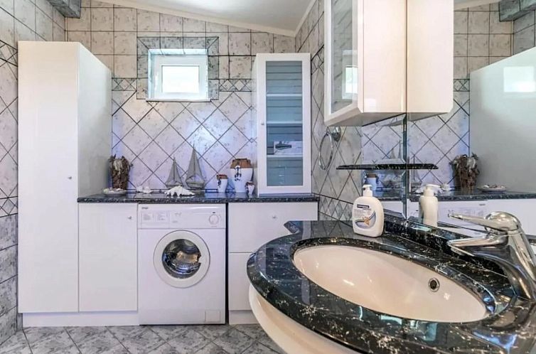 Vrijstaande woning in Ligaria