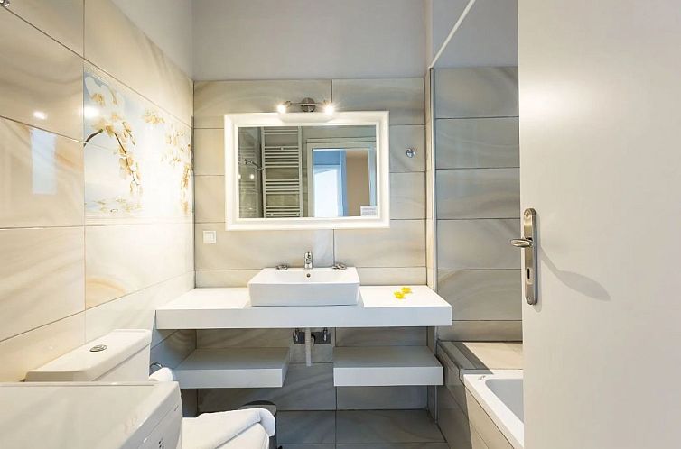 Geschakelde woning in Foinikas, Mariou