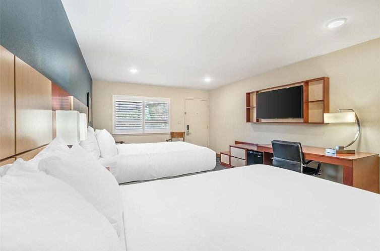 Best Western Plus Clocktower Inn