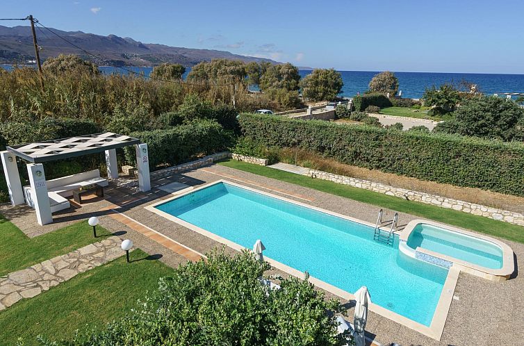 Vakantiehuis Villa aus Stein, privater Pool, BBQ 30m zum Str